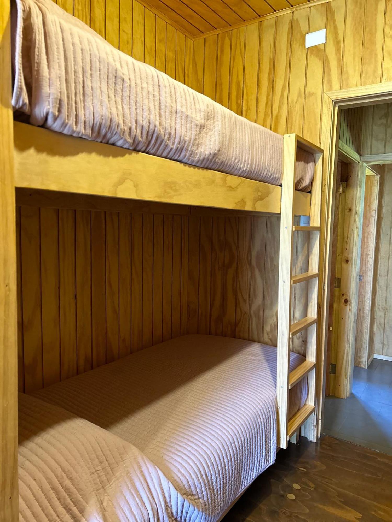 Quelen Patagonia Hostel บียาเซโรกัสเตโย ภายนอก รูปภาพ