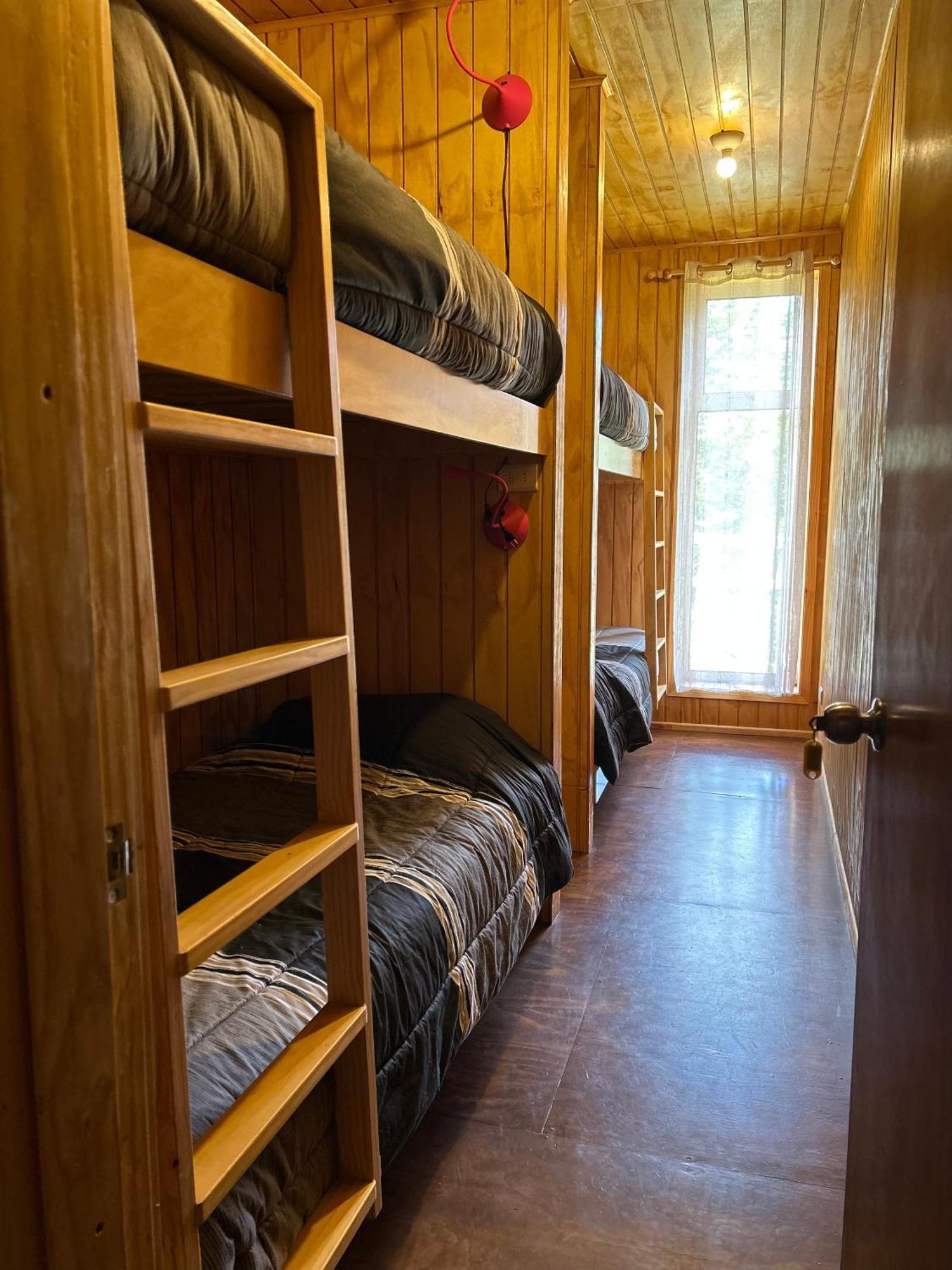 Quelen Patagonia Hostel บียาเซโรกัสเตโย ภายนอก รูปภาพ