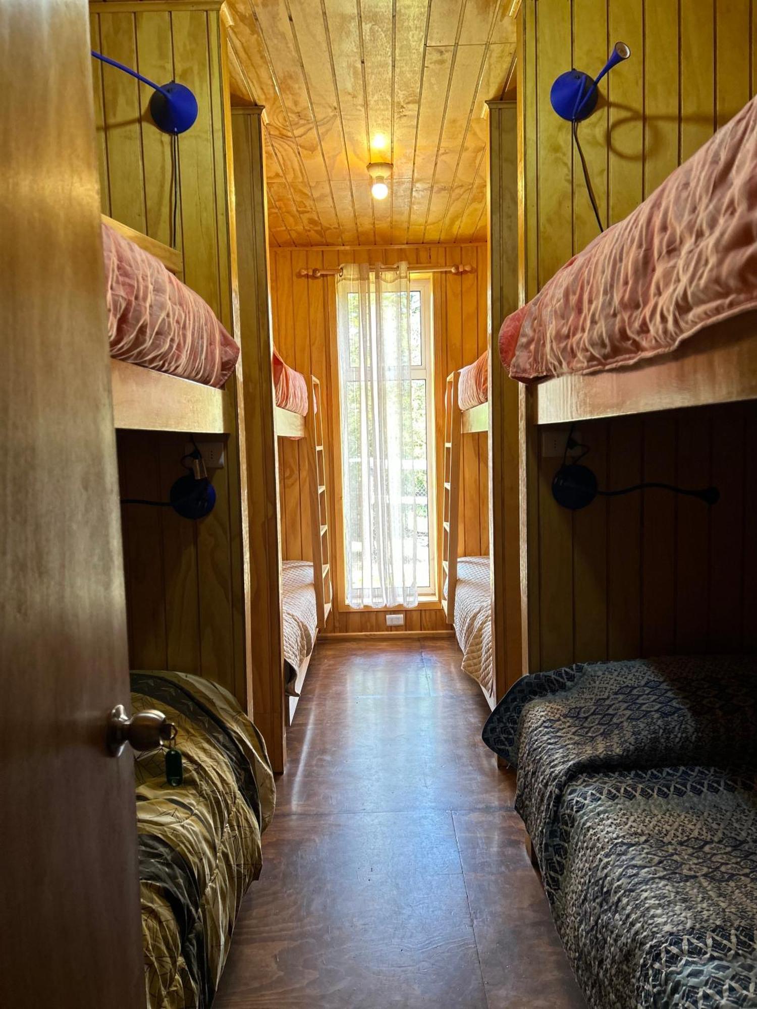 Quelen Patagonia Hostel บียาเซโรกัสเตโย ภายนอก รูปภาพ