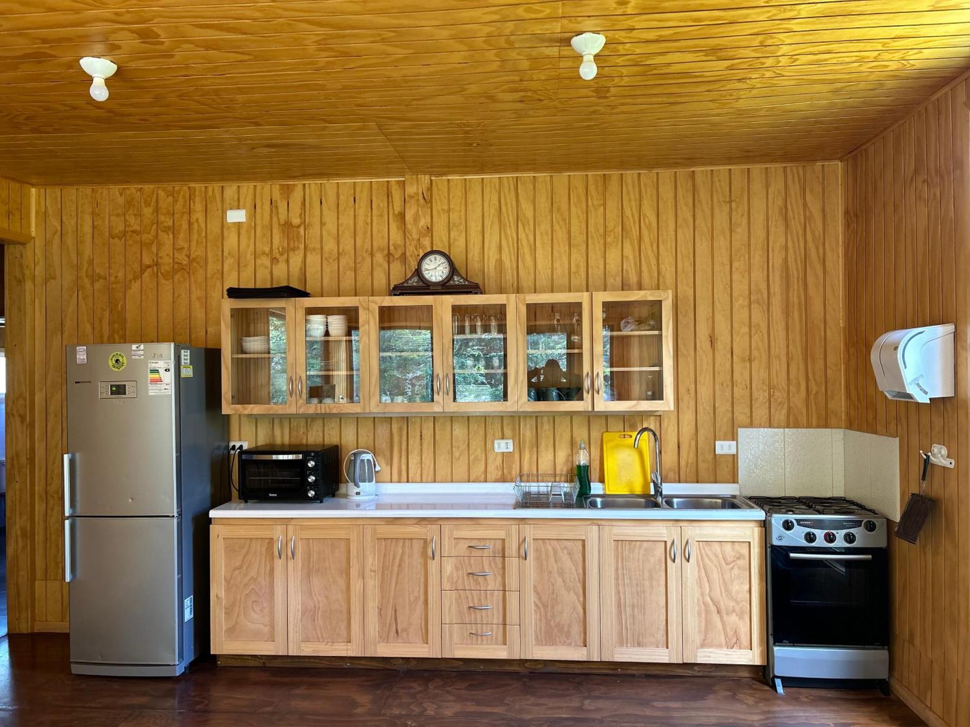 Quelen Patagonia Hostel บียาเซโรกัสเตโย ภายนอก รูปภาพ