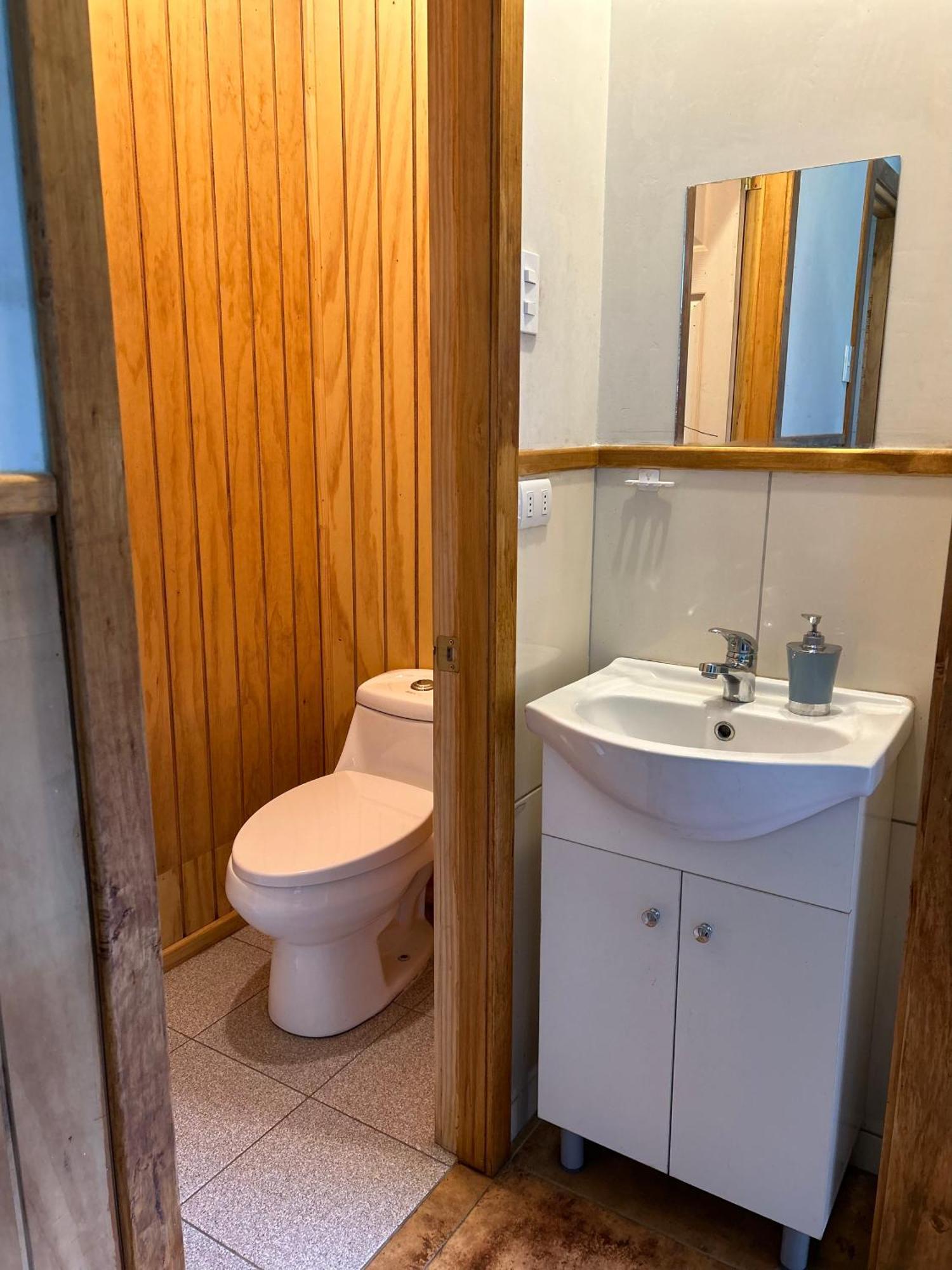 Quelen Patagonia Hostel บียาเซโรกัสเตโย ภายนอก รูปภาพ