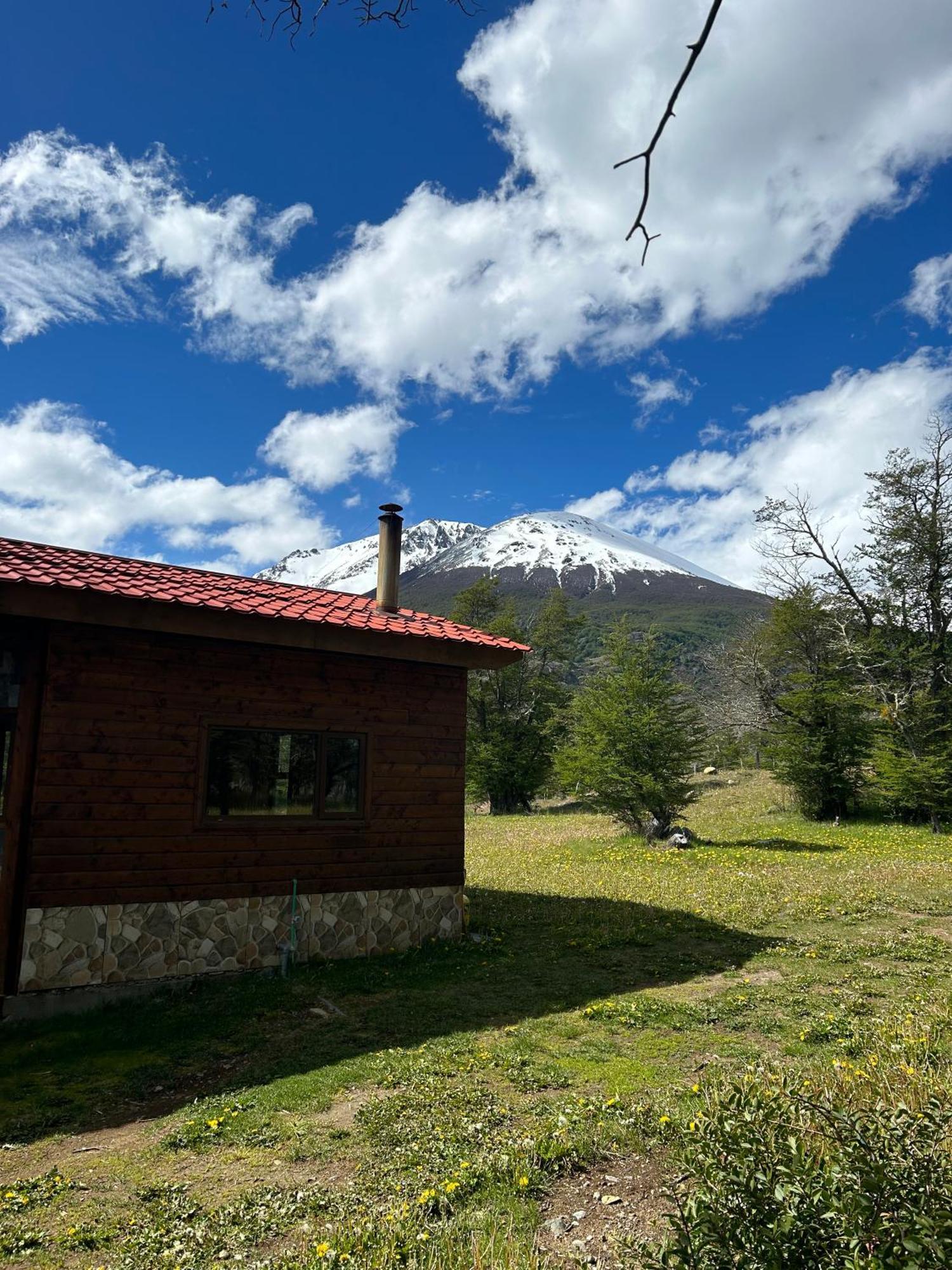 Quelen Patagonia Hostel บียาเซโรกัสเตโย ภายนอก รูปภาพ