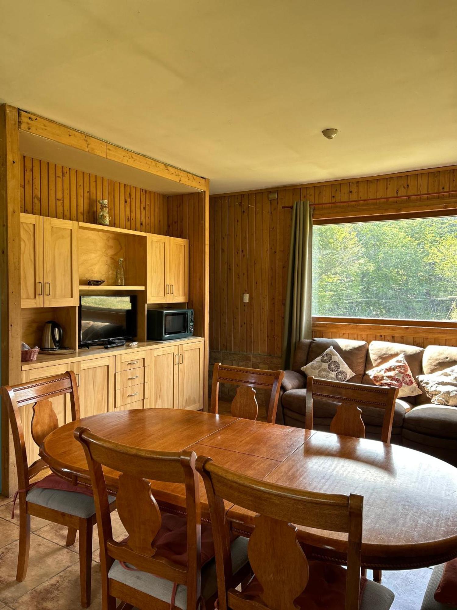 Quelen Patagonia Hostel บียาเซโรกัสเตโย ภายนอก รูปภาพ