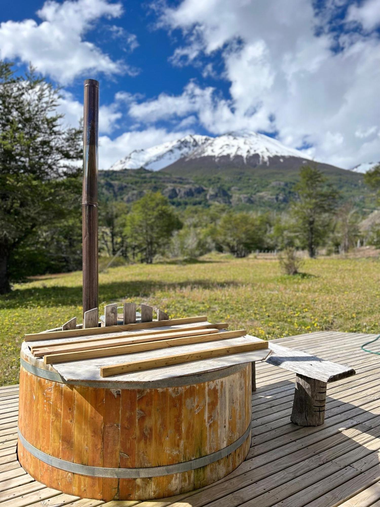 Quelen Patagonia Hostel บียาเซโรกัสเตโย ภายนอก รูปภาพ